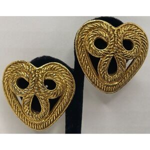 Vintage Carol Dauplaise Gold Tone Heart Clip On Earrings